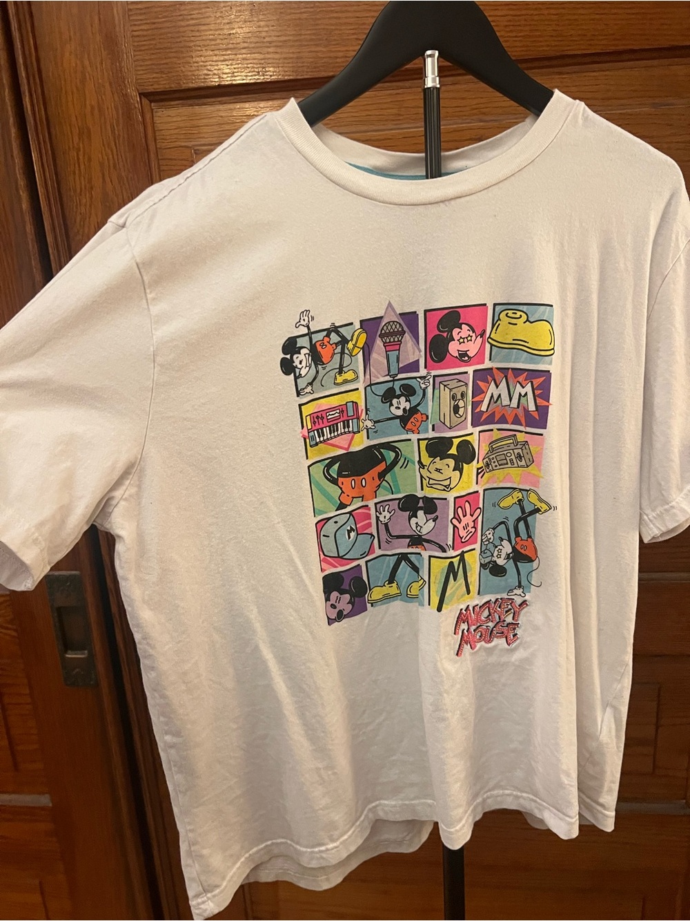 Disney Artist Series Mickey Mouse White Icon Rare Tee